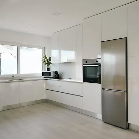 Villa Queen - - Lourinha *