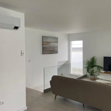 Queen - - Lourinha Santa Barbara (Lisbon)