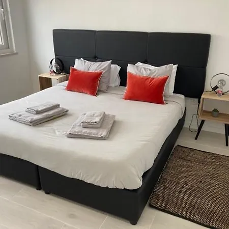 Villa Queen - - Lourinha Santa Barbara (Lisbon)