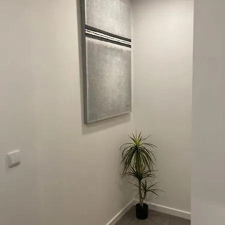 Queen - - Lourinha Villa Santa Barbara (Lisbon)