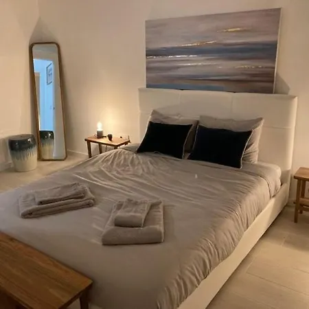 Queen - - Lourinha Villa